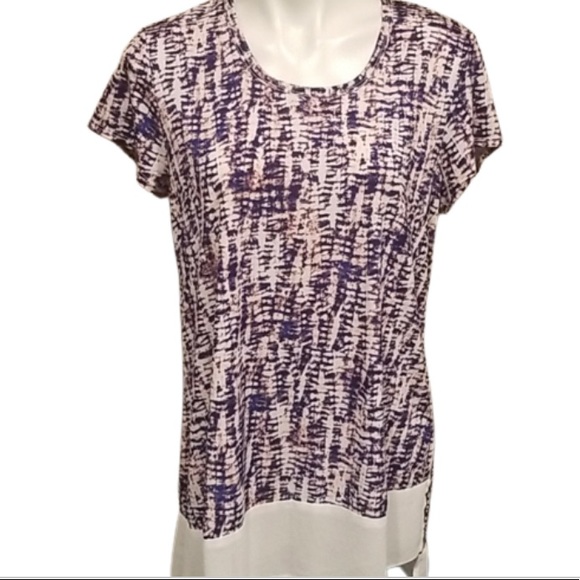 Karen Kane Tops - Karen Kane short sleeved top.